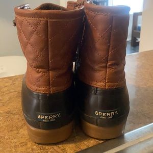 Women’s Sperry Duckies size 9 in great condition! Like new 9/10